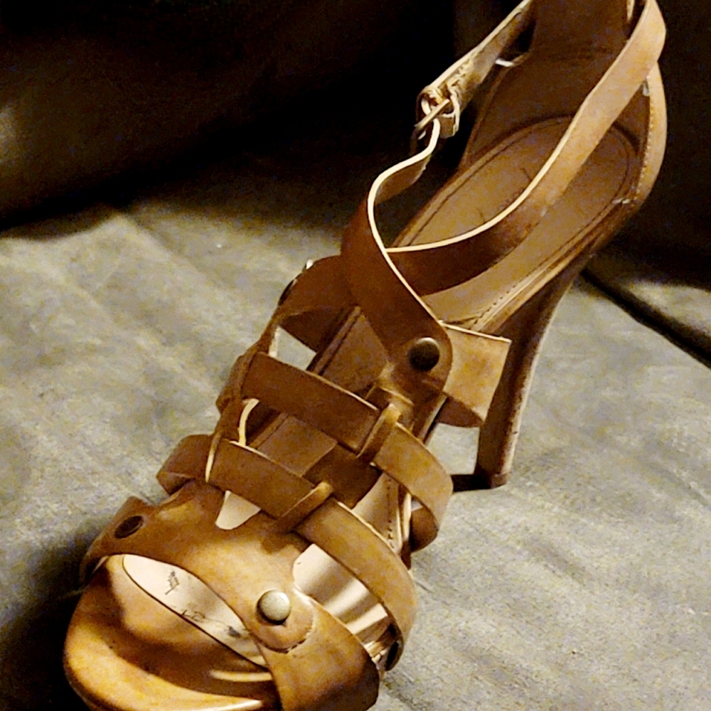 Marc Fisher Sandels sz.10 Tan
